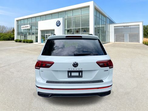 Used 2024 Volkswagen Tiguan SE R-Line AWD/4WD image 4