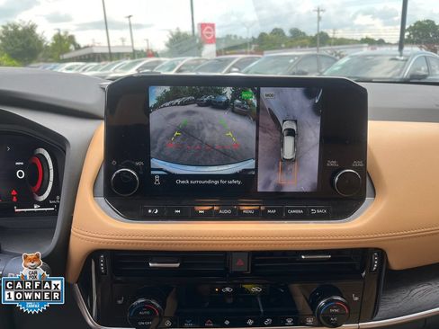 Certified 2022 Nissan Rogue Platinum w/ Head-Up Display Package FWD image 19