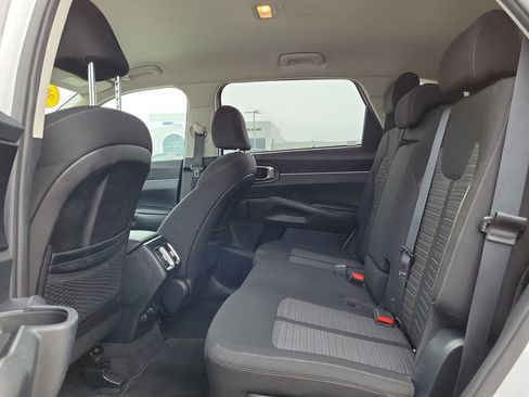 Used 2021 Kia Sorento LX image 11