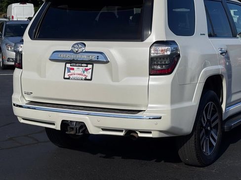 Used 2015 Toyota 4Runner Limited AWD/4WD image 43