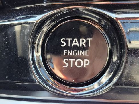 New 2025 Nissan Pathfinder SV w/ SV Premium Package image 26