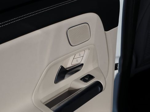 New 2026 Mercedes-Benz GLB 250 4MATIC image 20