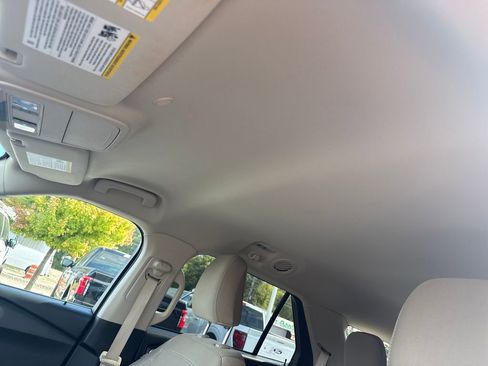 Used 2022 Ford Explorer 4WD w/ Class IV Trailer Tow Package image 21