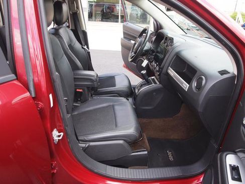 Used 2014 Jeep Compass Latitude AWD/4WD image 6