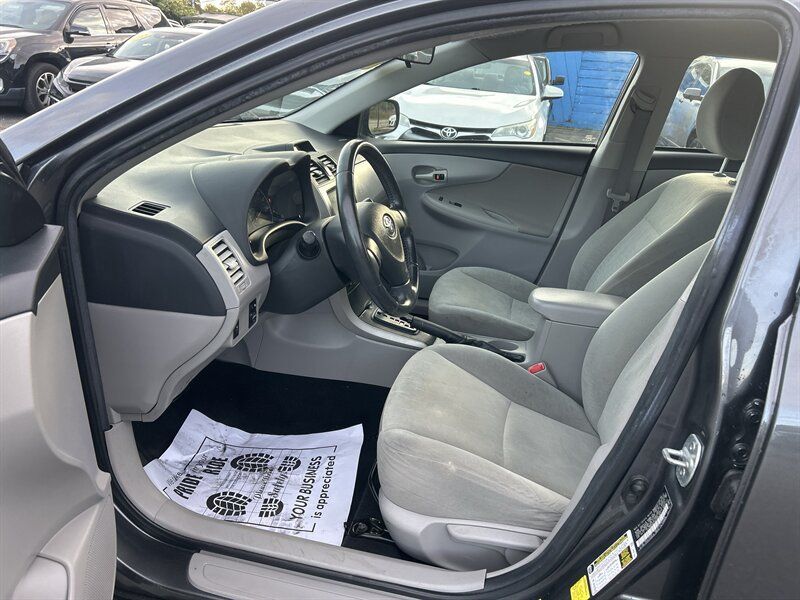 Used 2013 Toyota Corolla L FWD image 9
