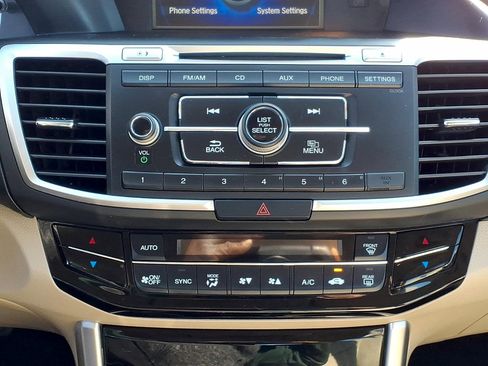 Used 2017 Honda Accord LX image 12