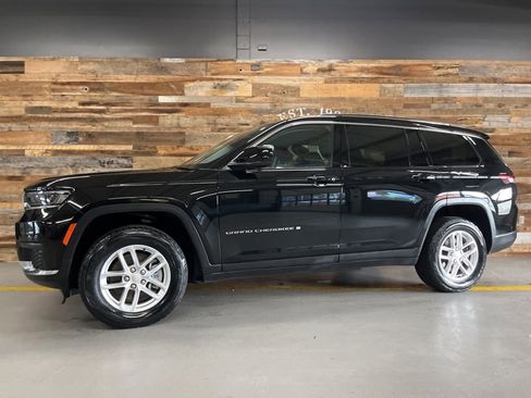 Used 2022 Jeep Grand Cherokee L Laredo w/ Luxury Tech Group I image 14