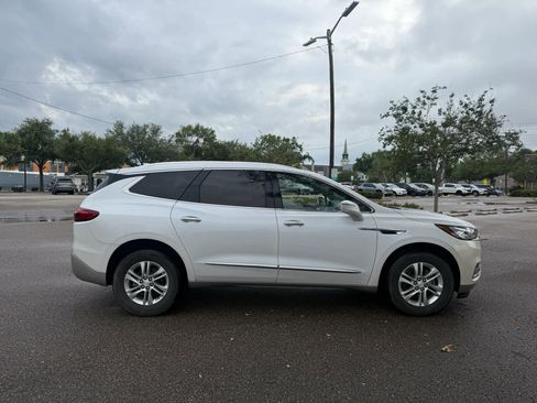 Used 2018 Buick Enclave Essence FWD image 4