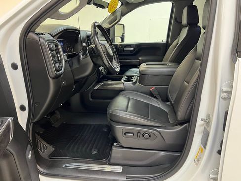 Used 2021 Chevrolet Silverado 2500 LTZ w/ LTZ Plus Package image 17