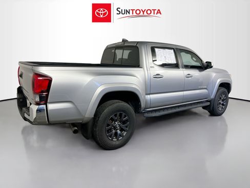 Used 2020 Toyota Tacoma SR5 w/ SR5 Appearance Package (SM) image 4