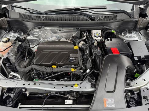 Used 2025 Chevrolet Trax RS w/ Driver Confidence Package image 29