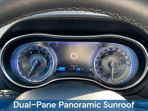 Used 2016 Chrysler 300 Limited image 16