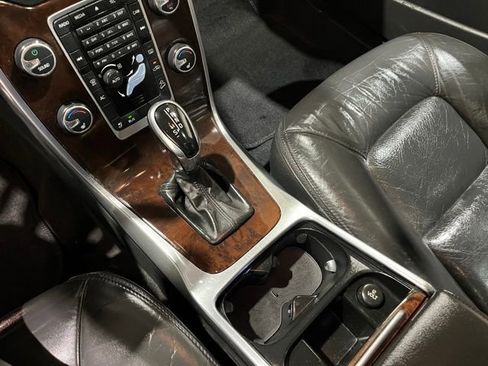 Used 2014 Volvo XC70 T6 image 19