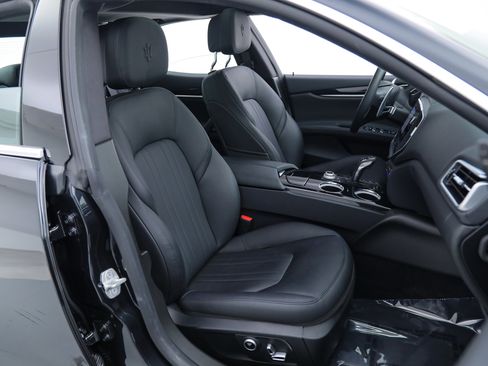 Certified 2023 Maserati Ghibli Modena RWD image 10