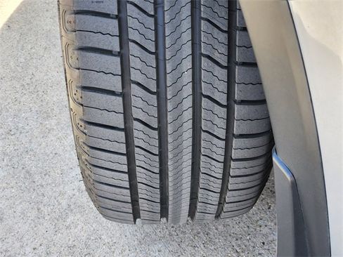 Used 2017 Honda HR-V EX-L image 11