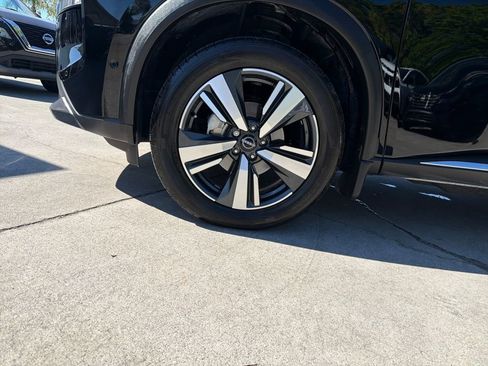 Used 2023 Nissan Rogue SL w/ SL Premium Package image 12