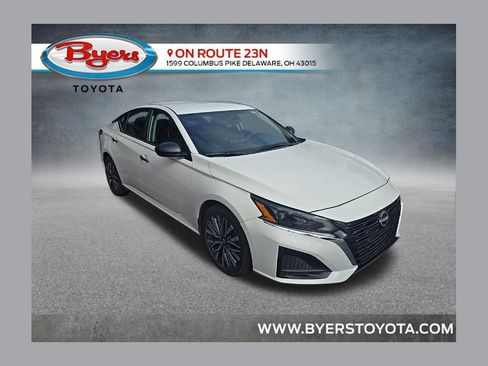 Used 2025 Nissan Altima 2.5 SV FWD image 1
