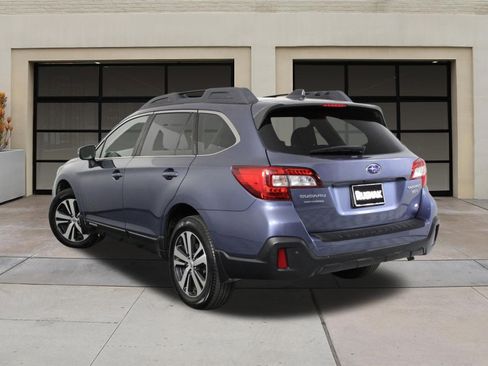 Used 2018 Subaru Outback 3.6R Limited image 2
