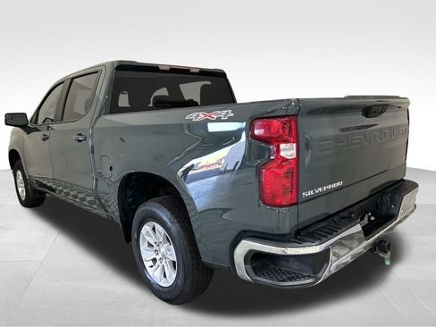 Used 2025 Chevrolet Silverado 1500 LT image 3