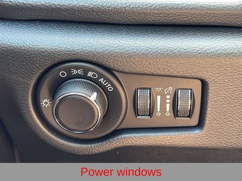 New 2027 Chrysler Pacifica Select AWD/4WD image 20