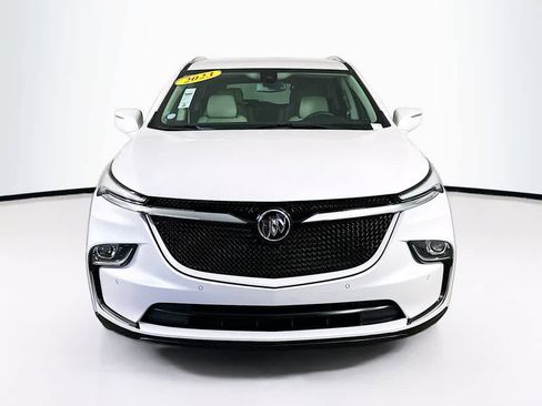 Used 2023 Buick Enclave Essence w/ Sport Touring Edition image 6