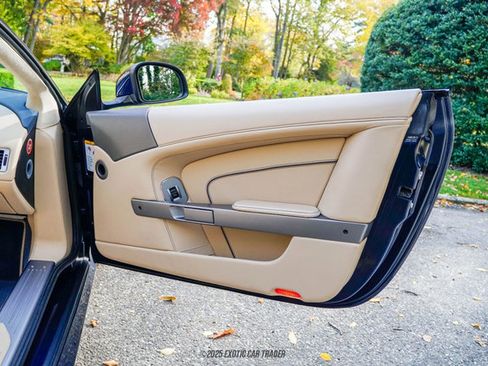 Used 2015 Aston Martin DB9 Volante image 33