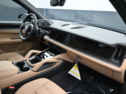 New 2026 Porsche Cayenne AWD/4WD image 21