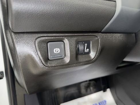 Used 2023 GMC Acadia SLE w/ Driver Convenience Package image 15