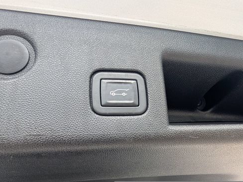 Used 2020 Chevrolet Equinox LT FWD image 27