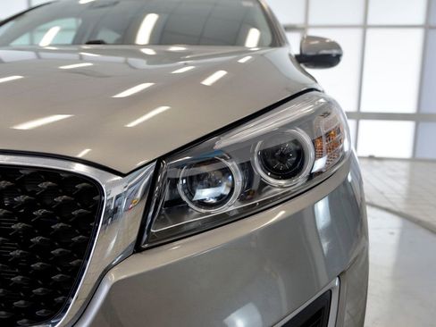 Used 2018 Kia Sorento L image 11