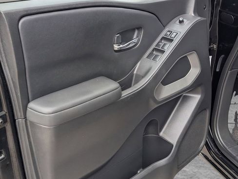 Used 2022 Nissan Frontier SV RWD image 15