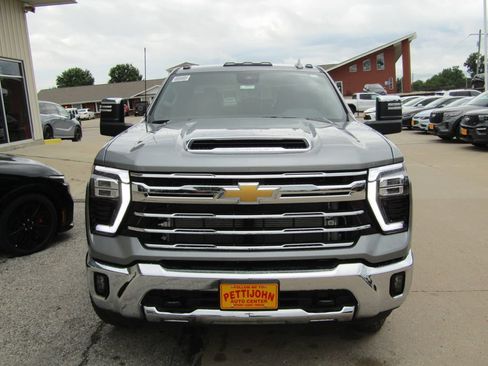 New 2026 Chevrolet Silverado 3500 LTZ w/ LTZ Convenience Package AWD/4WD image 13
