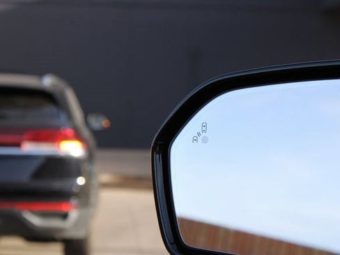 Used 2018 Ford Expedition XLT w/ Equipment Group 202A image 24