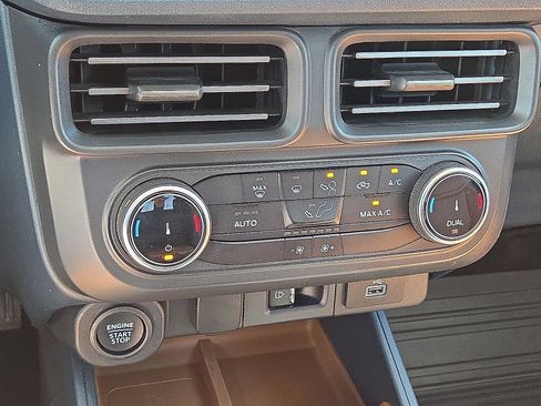 Used 2023 Ford Maverick Lariat w/ Equipment Group 500A Standard AWD/4WD image 28