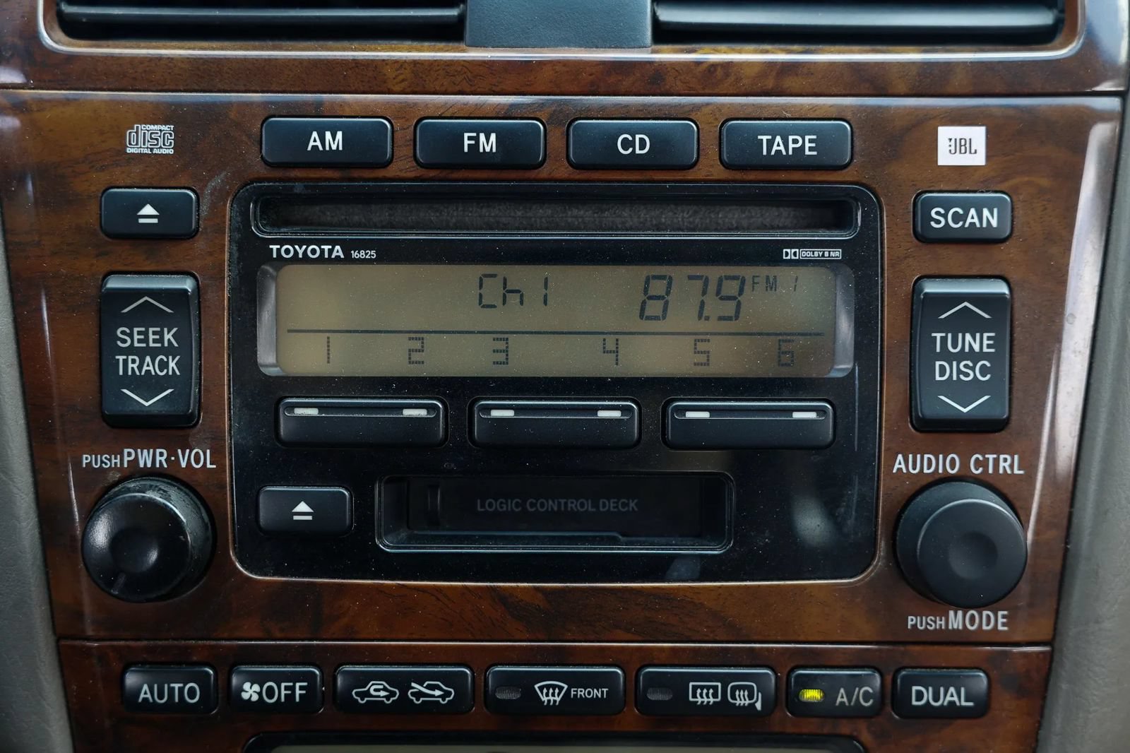 Used 2001 Toyota Avalon XLS w/ Option Pkg 5 FWD image 33