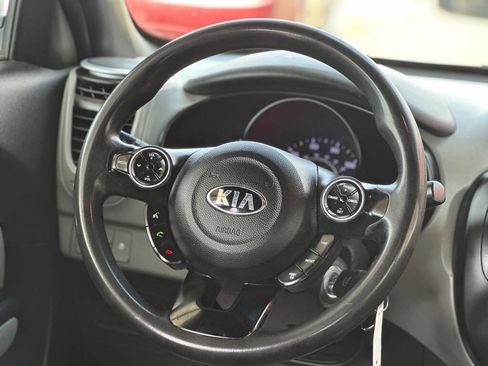 Used 2016 Kia Soul FWD image 11