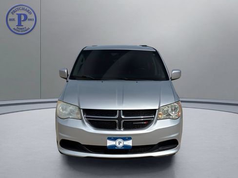 Used 2012 Dodge Grand Caravan SXT FWD image 2