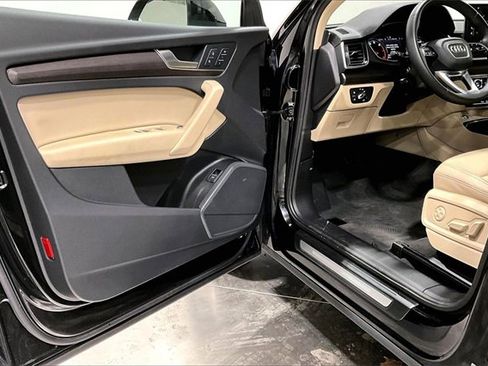 Used 2023 Audi Q5 2.0T Premium w/ Convenience Package image 17