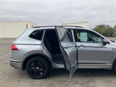 Used 2019 Volkswagen Tiguan SEL Premium R-Line image 45