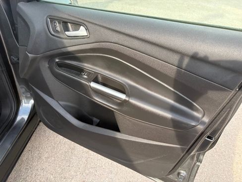 Used 2018 Ford Escape Titanium w/ Ford Safe & Smart Package image 30