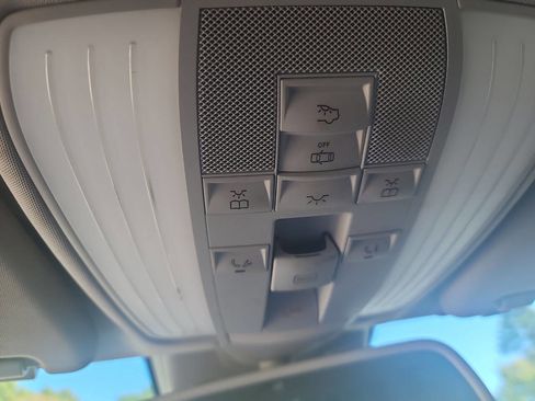 Used 2011 Mercedes-Benz E 350 4MATIC Sedan image 22