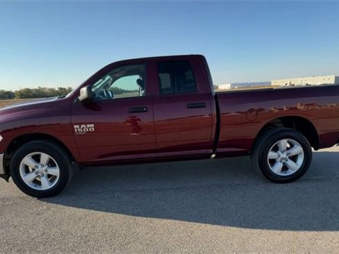 Used 2024 RAM 1500 Classic SLT image 5