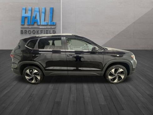 New 2025 Volkswagen Taos SE image 6