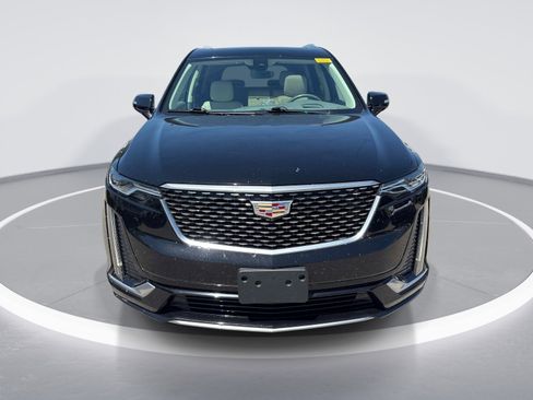 Used 2021 Cadillac XT6 Premium Luxury image 2