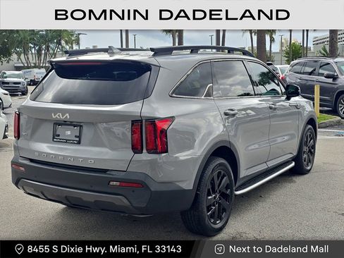 Used 2022 Kia Sorento S image 4