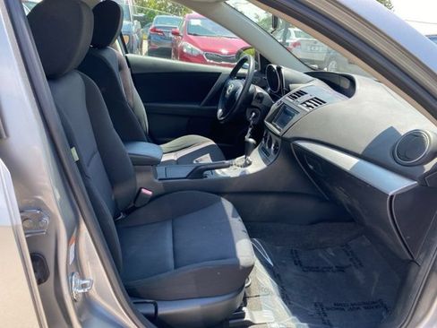 Used 2011 MAZDA MAZDA3 i Touring FWD image 26