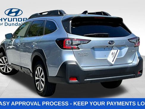Used 2023 Subaru Outback Premium AWD/4WD image 5
