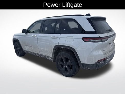 Used 2022 Jeep Grand Cherokee Altitude image 4