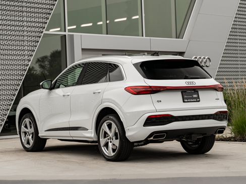 Certified 2025 Audi Q5 Premium w/ Premium Plus AWD/4WD image 5