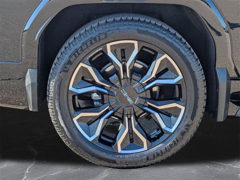 Used 2025 GMC Sierra EV Denali image 36